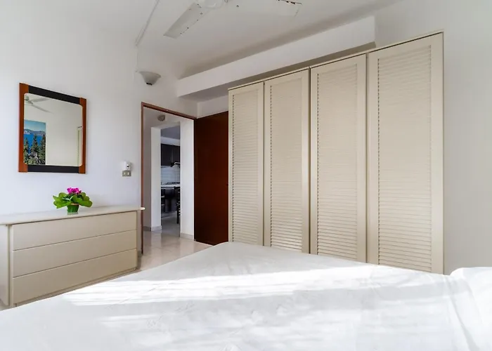 La Castellana 别墅 *